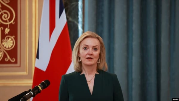 The best way to protect the Ukrainian sky is "air weapons" - British Foreign Secretary Liz Truss.