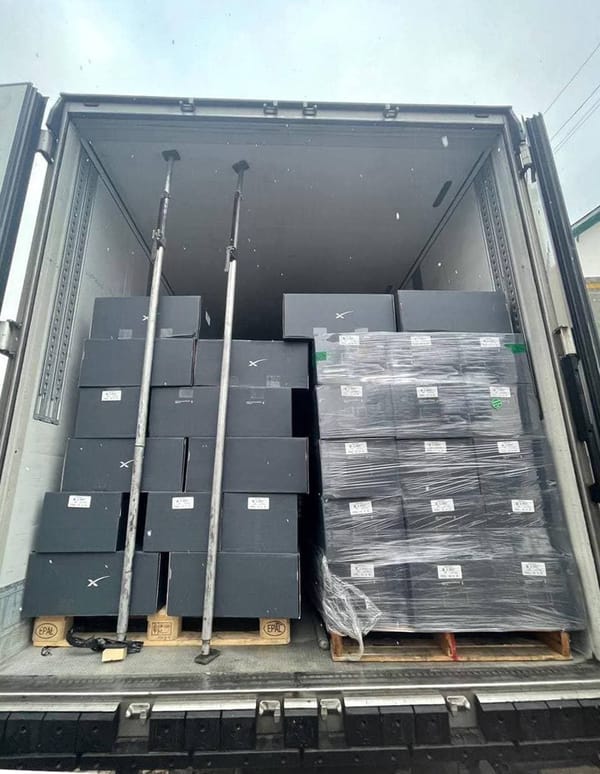 The second batch of Starlink has arrived in Ukraine